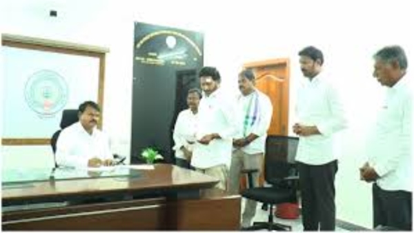 tdv-vs-ysrcp-pulivendula-zptc-poll-becomes-prestigious-details-here