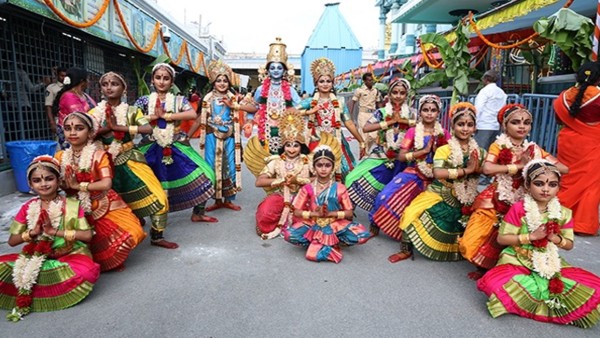 Varalakshmi Vratam 2025 Golden Chariot of Goddess Padmavathi took place in Tiruchanoor
