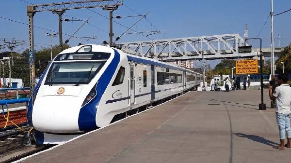 railway-to-launch-new-vandebharat-service-for-bnaglore-vis-tirupati-from-visakha-soon