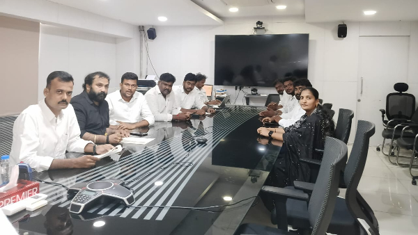 ap village ward secretariat employees protests notice to government over pending demands