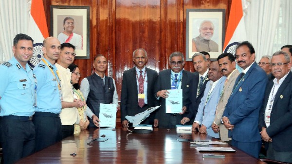 Centre Signs Rs 62 370 Cr Deal With HAL to Procure 97 LCA Tejas Mk1A Aircraft Centre Signs Rs 62 370 Cr Deal With HAL to Procure 97 LCA Tejas Mk1A Aircraft