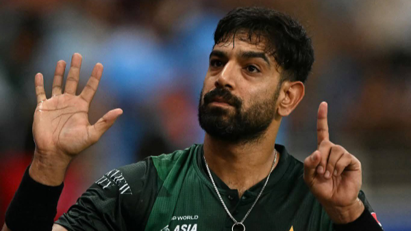 Pakistan Women cricketer Nashra Sundhu Mimics Haris Rauf s 6 Gesture Against India Pakistan Women cricketer Nashra Sundhu Mimics Haris Rauf s 6 Gesture Against India