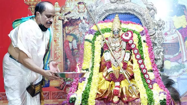 indrakeeladri-temple-officials-making-arrangements-for-dasara-celebrations