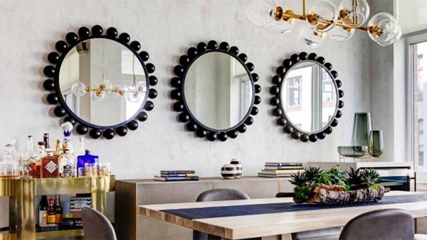 Remove Vastu defects in the house with a mirror