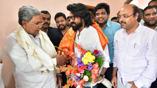 ram-charan-meeting-with-karnataka-cm-siddaramaiah ram-charan-meeting-with-karnataka-cm-siddaramaiah
