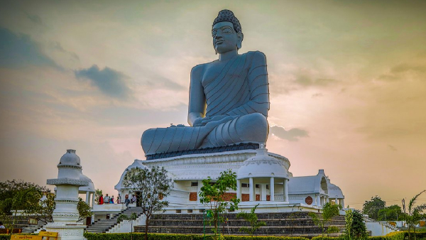 foundation-for-construction-of-12-banks-in-single-day-at-amaravathi