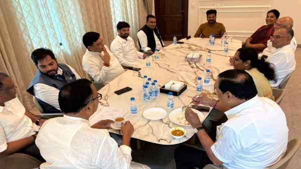 CM Reventh Reddy held a meeting with Telangana Congress MPs in Delhi CM Reventh Reddy held a meeting with Telangana Congress MPs in Delhi