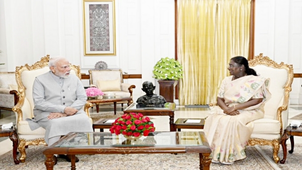 PM Modi Holds Key Meeting with President Murmu in New Delhi PM Modi Holds Key Meeting with President Murmu in New Delhi