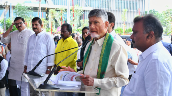 Chandrababu Addresses Amaravati Farmers at CRDA Office Amidst Ignorance Claims Chandrababu Addresses Amaravati Farmers at CRDA Office Amidst Ignorance Claims