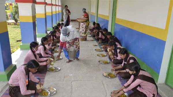 telangana-govt-decided-to-implement-break-fast-scheme-for-students