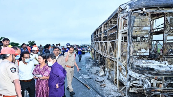 Kurnool bus accident Telangana government announces ex-gratia for telangana people who deceased and injured Kurnool bus accident Telangana government announces ex-gratia for telangana people who deceased and injured