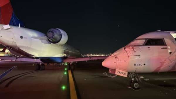 two-flights-collide-at-laguardia-airport-in-newyork two-flights-collide-at-laguardia-airport-in-newyork