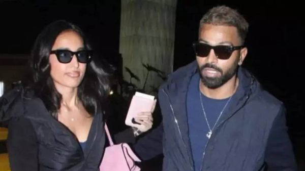 hardik-pandya-and-mahika-sharma-video-goes-viral hardik-pandya-and-mahika-sharma-video-goes-viral