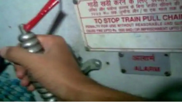 how-a-train-stops-if-you-pull-the-chain