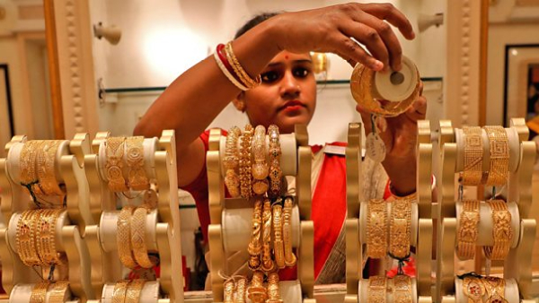 Good News for Gold Lovers Gold Price Drops from 4000 Mark How Much Did it Fall Good News for Gold Lovers Gold Price Drops from 4000 Mark How Much Did it Fall