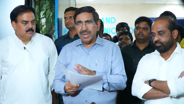 ap government clarified to rumours on plots and registrations in Amaravati capital