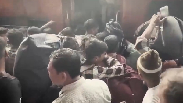 Stranded Migrant Workers Miss Their Vote Railway Shortage Blocks Bihari Labourers in Hyderabad