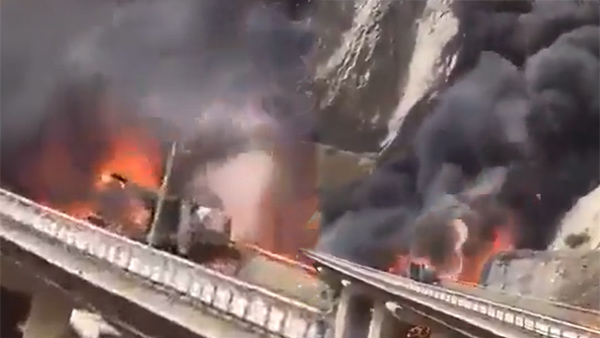 Tragic Saudi Accident 42 Indian Umrah Pilgrims Killed as Bus Hits Diesel Tanker on Makkah-Madinah Road Tragic Saudi Accident 42 Indian Umrah Pilgrims Killed as Bus Hits Diesel Tanker on Makkah-Madinah Road