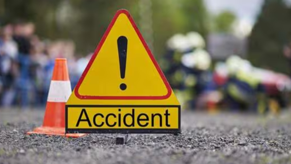 road-accident-at-srikakulam-district-leads-to-4-death-and-6-severely-injured road-accident-at-srikakulam-district-leads-to-4-death-and-6-severely-injured