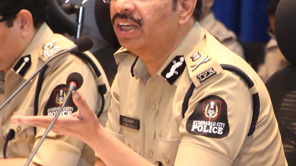 The Message That Led to Ibomma Ravi s Arrest in Hyderabad The Message That Led to Ibomma Ravi s Arrest in Hyderabad