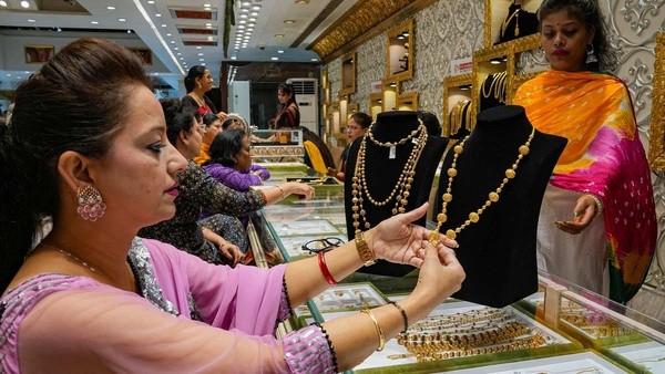 Gold Prices takes a dip today on December 2 Check here for 24 and 22 Carat Rates Across Major Cities Gold Prices takes a dip today on December 2 Check here for 24 and 22 Carat Rates Across Major Cities