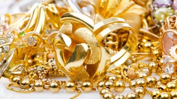 Gold Prices Climb to Fresh Highs as Safe-Haven Demand Persists