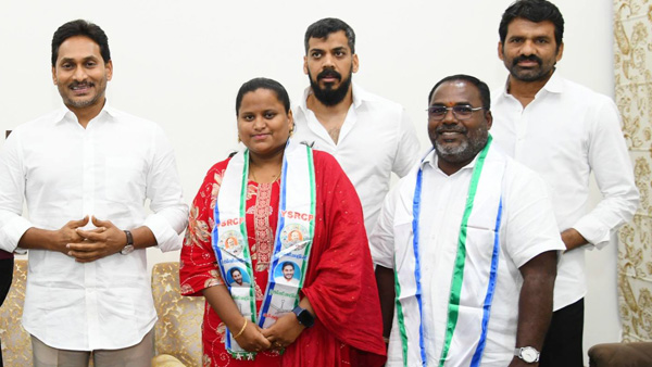 Five corporators re joins in YSRCP amid no confidence o Nellore Mayor Election