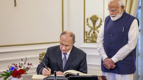 PM Modi 6 Special Gifts to Vladimir Putin A Showcase of India Culture