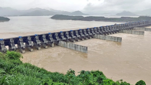 Massive Boost for Polavaram AP Govt Speeds Up Project with Rs 542 85 Cr Allocation Massive Boost for Polavaram AP Govt Speeds Up Project with Rs 542 85 Cr Allocation