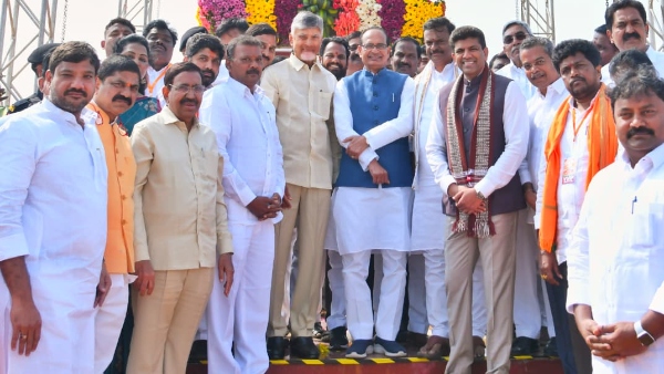 Chandrababu inaugurates vajyapee statue in Amaravati remembered former pm s contributions Chandrababu inaugurates vajyapee statue in Amaravati remembered former pm s contributions