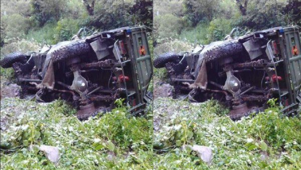 Army Vehicle Falls into Gorge in Jammu Kashmir 10 Soldiers Killed Army Vehicle Falls into Gorge in Jammu Kashmir 10 Soldiers Killed