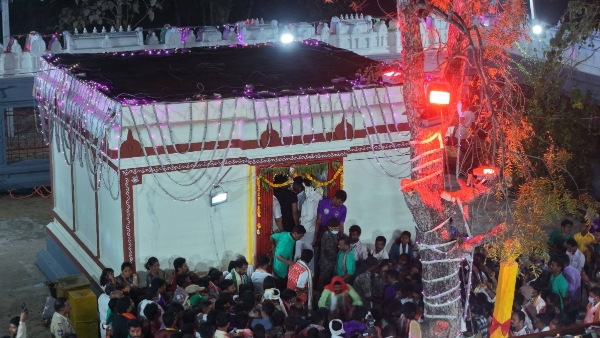 Medaram jathara 2026 arrival of Saralamma marks the first major ritual of Sammakka Saralamma Jathara
