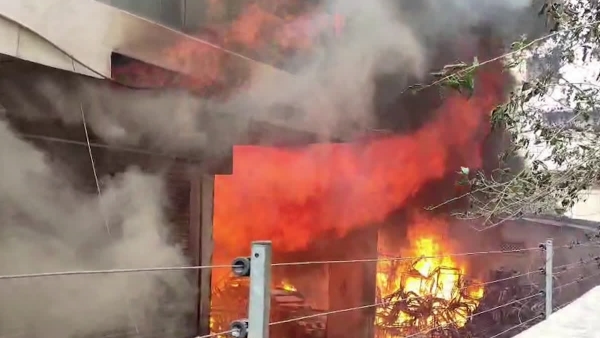 Nampally Nampally Breaking Massive Fire Engulfs Furniture Shop in Nampally 6 People Trapped