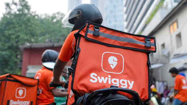safety-concerns-raises-again-by-swiggy-delivery-on-moving-train-in-andhra-pradesh safety-concerns-raises-again-by-swiggy-delivery-on-moving-train-in-andhra-pradesh