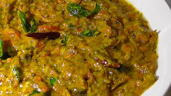 spicy-coriander-chutney-making-recipe-in-telugu
