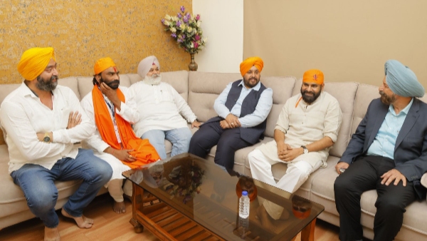 pawan kalyan visits nanded gurudwara offered special prayers to guru Govind singh sahib pawan kalyan visits nanded gurudwara offered special prayers to guru Govind singh sahib