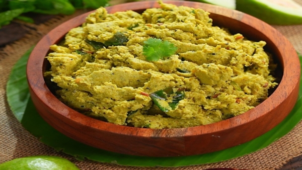 jamakaya-roti-pachadi-or-guava-roti-chutney-making-recipe-in-telugu-with-easy-steps-along-with-servi