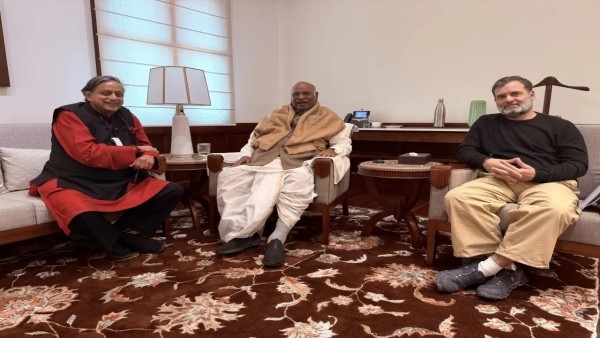 shashi-tharoor-held-a-meeting-with-kharge-and-rahul-gandhi-signalling-a-possible-thaw-in-relations shashi-tharoor-held-a-meeting-with-kharge-and-rahul-gandhi-signalling-a-possible-thaw-in-relations