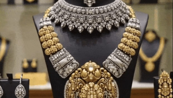 Silver Touches Rs 4 Lakh-Mark for the First Time in Hyderabad and surging Rs 144000 in just 28 days Silver Touches Rs 4 Lakh-Mark for the First Time in Hyderabad and surging Rs 144000 in just 28 days