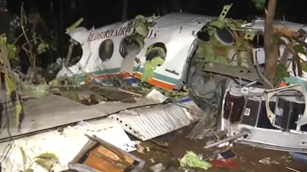 జార్ఖండ్‌లోని చత్రా జిల్లాలో ఏడుగురు ప్రయాణికులతో కూడిన ఎయిర్ అంబులెన్స్ ప్రమాదానికి గురైంది