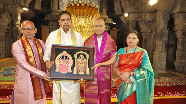 Anil Kumar Singhal releave from his Charges as TTD EO and handover to AEO Ch Venkaiah Chowdary Anil Kumar Singhal releave from his Charges as TTD EO and handover to AEO Ch Venkaiah Chowdary