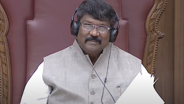 తమ రాజీనామాలపై నిర్ణయం తీసుకోవాలని వైఎస్సార్సీపీకి రాజీనామా చేసిన ఎమ్మెల్యేలకు కౌన్సిల్ చైర్మన్ నోటీసులు..