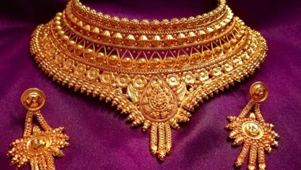 బంగారం మరియు వెండి ధరలు ఈరోజు బంగారం 10గ్రాకు రూ.160100 మరియు ఫిబ్రవరి 27న కిలో వెండి రూ.274794