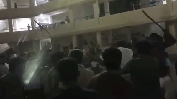Fight over chicken curry in kakatiya university hostel students hit each other students injured Fight over chicken curry in kakatiya university hostel students hit each other students injured