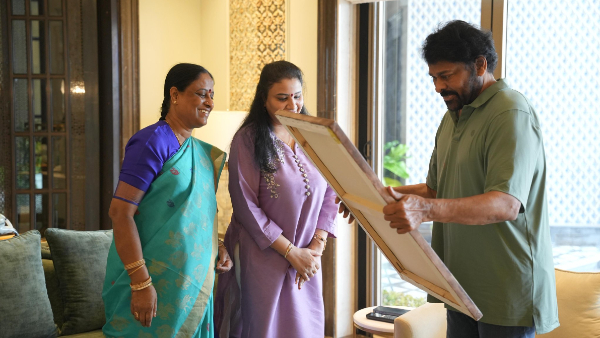 minister konda surekha met megstar chiranjeevi along with her daughter susmitha patel interesting minister konda surekha met megstar chiranjeevi along with her daughter susmitha patel interesting