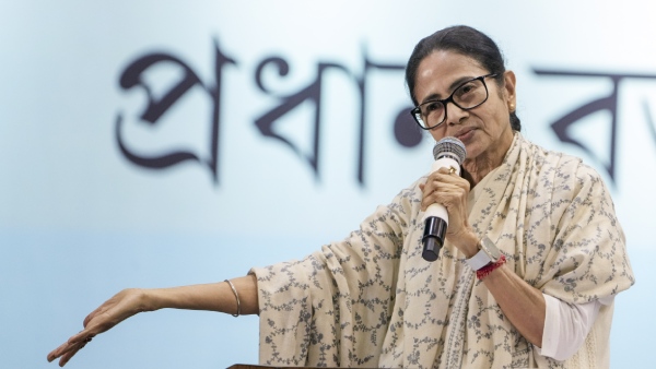 Budget 2026 Politics Mamata Banerjee Slams Economic Corridor Opposition Calls it Directionless Budget 2026 Politics Mamata Banerjee Slams Economic Corridor Opposition Calls it Directionless