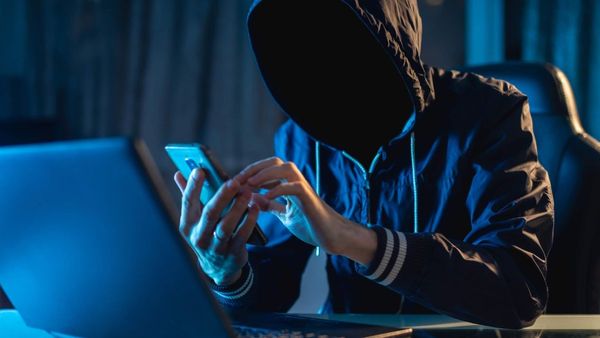 2 లక్షల విలువైన 100 శాతం తగ్గింపు కోడ్లను ఉపయోగించడంతో కొత్త ఉద్యోగి మోసం చేయడం గురించి నేర వార్తలు 2 లక్షల విలువైన 100 శాతం తగ్గింపు కోడ్లను ఉపయోగించడంతో కొత్త ఉద్యోగి మోసం చేయడం గురించి నేర వార్తలు