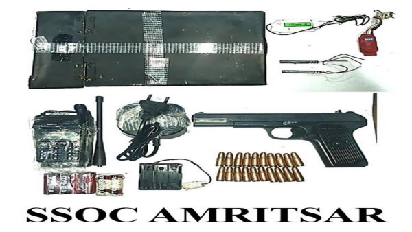 పంజాబ్ మేజర్ టెర్రర్ ప్లాట్ విఫలమైన పోలీసులు పంజాబ్ ఢిల్లీలోని ఇతర రాష్ట్రాల్లో గ్యాంగ్ ప్లానింగ్ పేలుళ్లను ఛేదించారు. పంజాబ్ మేజర్ టెర్రర్ ప్లాట్ విఫలమైన పోలీసులు పంజాబ్ ఢిల్లీలోని ఇతర రాష్ట్రాల్లో గ్యాంగ్ ప్లానింగ్ పేలుళ్లను ఛేదించారు.