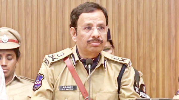 Sajjanar hyd cp హెచ్చరించు మోసగాళ్ళు SEO amp amp ప్రకటనల ద్వారా మాజిక్ నకిలీ వెబ్‌సైట్‌లను ఎలా సృష్టిస్తారో సురక్షితంగా ఉండండి