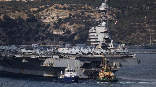 USNavy 13B ఫోర్డ్ క్యారియర్ ఇరాన్ ఉద్రిక్తతల మధ్య టాయిలెట్ కొరతను తాకింది. USNavy 13B ఫోర్డ్ క్యారియర్ ఇరాన్ ఉద్రిక్తతల మధ్య టాయిలెట్ కొరతను తాకింది.